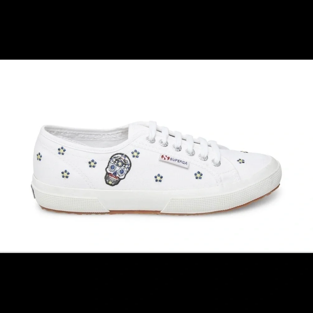 Superga x Chicas Latinas Women’s 2750 COTW Sneaker Size 7.5